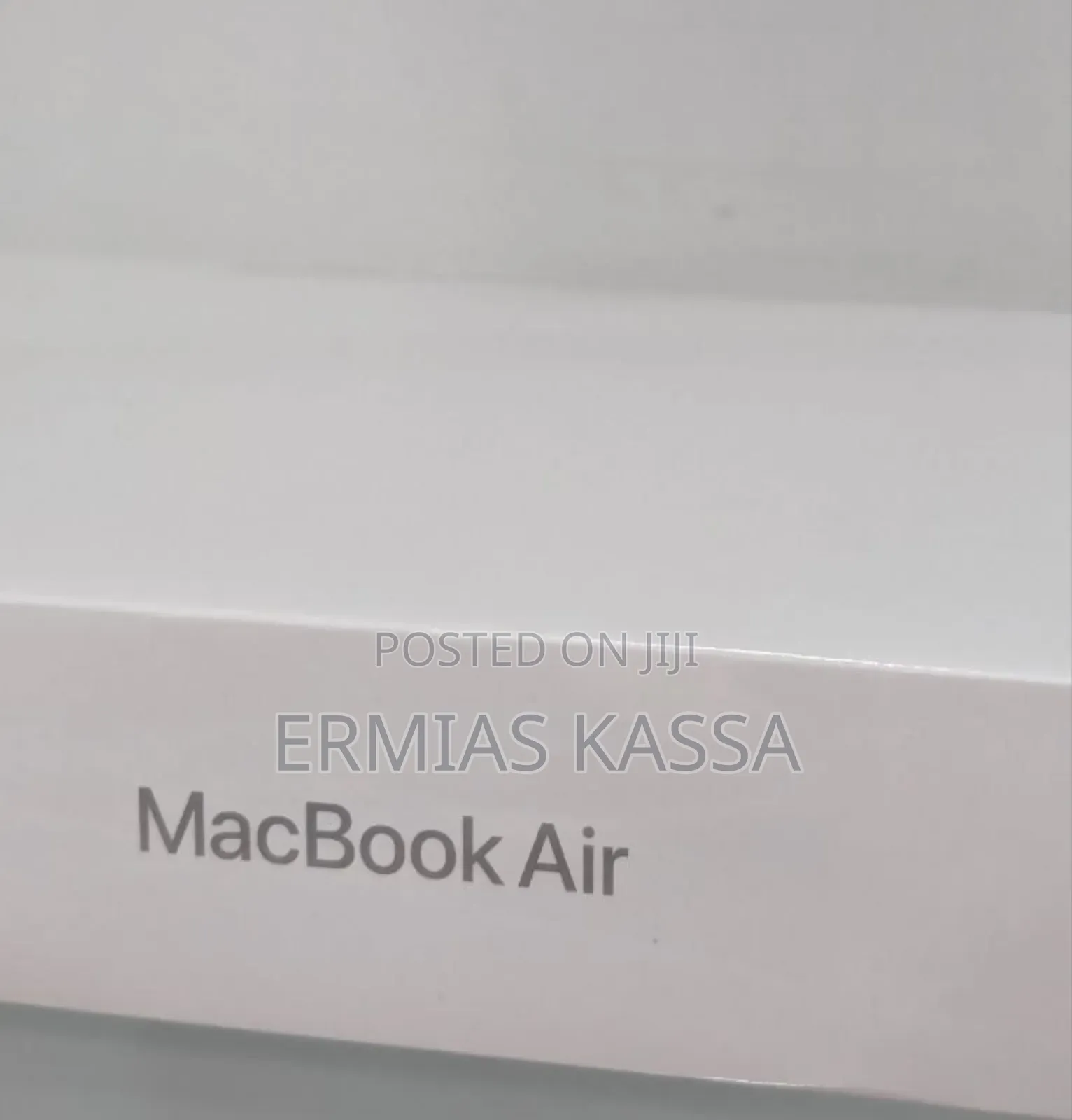 New Laptop Apple MacBook Air 2023 M2 8GB Apple M2 SSD 512GB