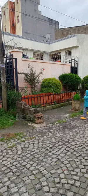 Photo - 3bdrm House in Ayat Kburdemena,, Bole for sale