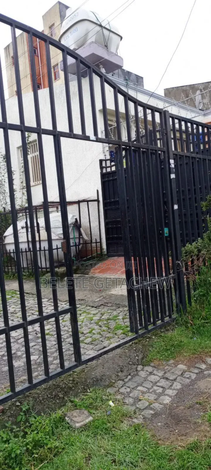 3bdrm House in Ayat Kburdemena,, Bole for sale