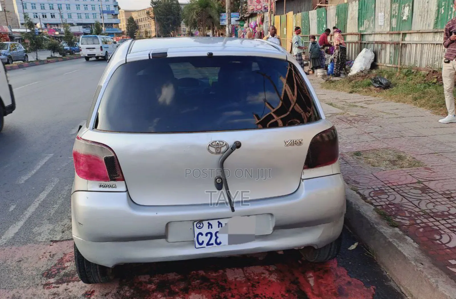 Toyota Vitz 2000 Silver