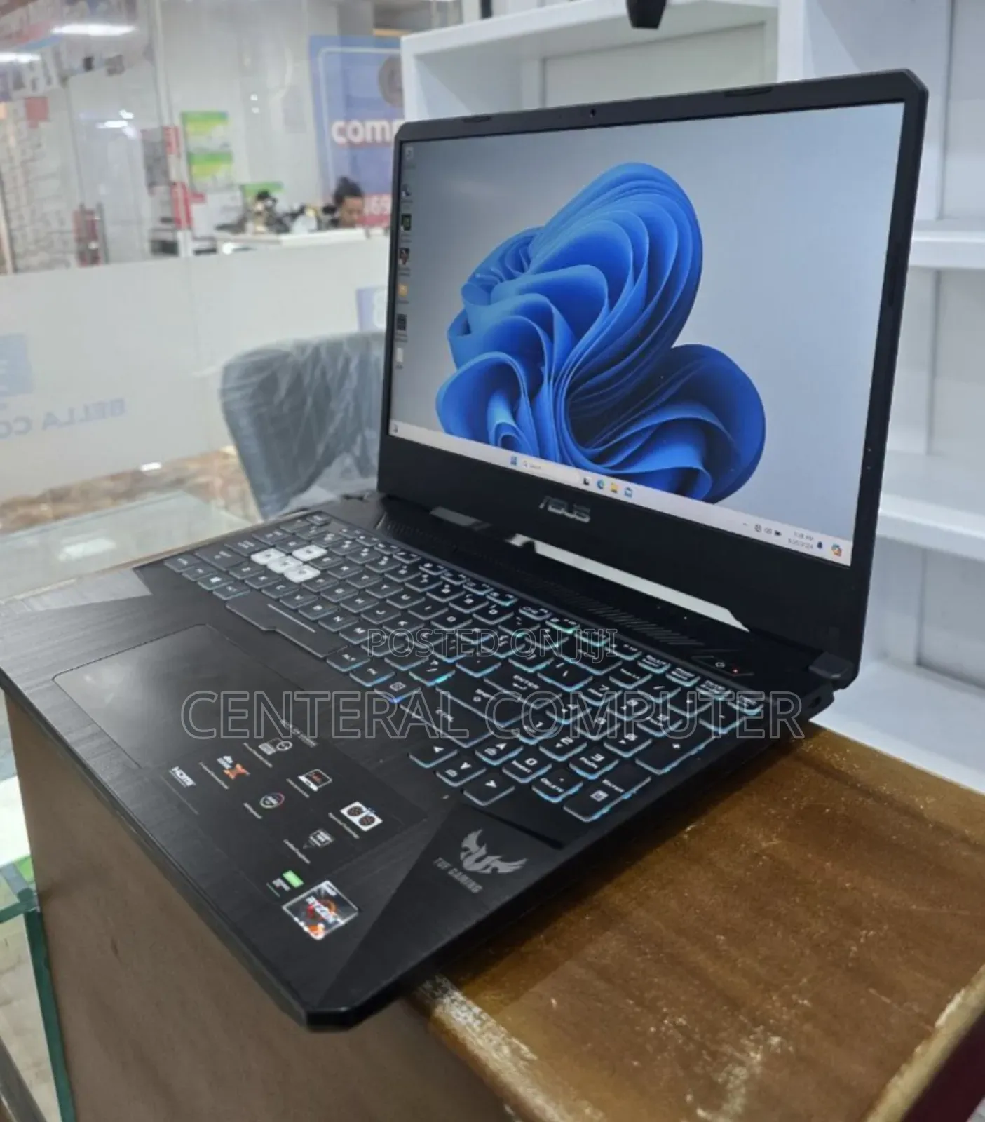 New Laptop Asus ASUSPRO P2440UQ 16GB AMD Ryzen 7 SSD 512GB