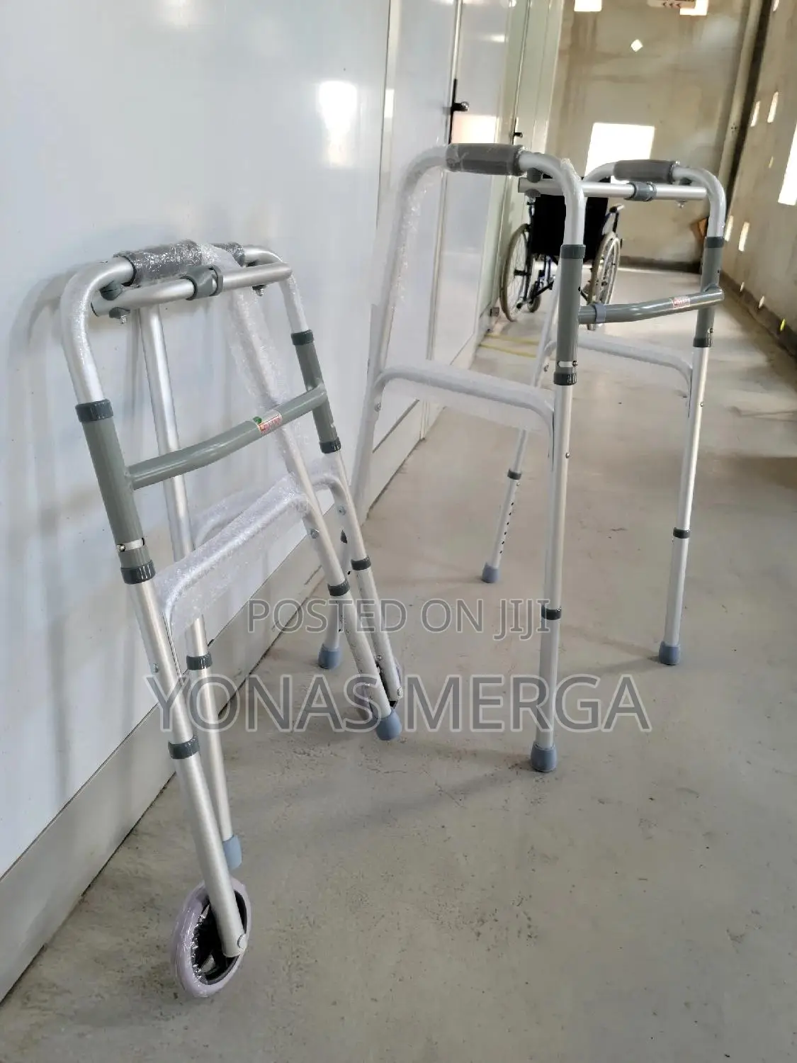 Walker /Aluminium Tubing
Suitable for Indoor and Outdoor Use