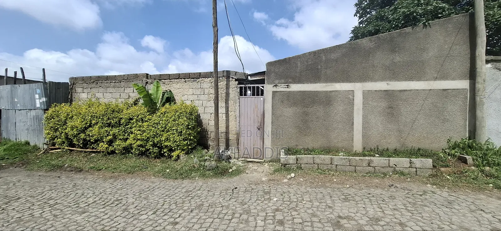 4bdrm House in ሲኤምሲ ሜከኤል, Bole for sale