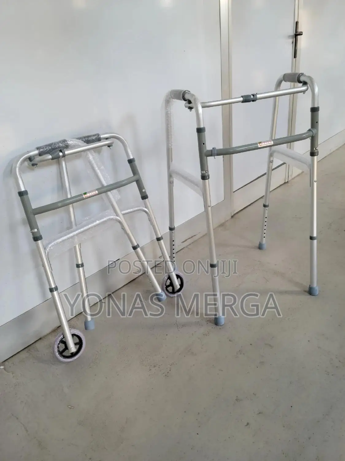 Walker/ ወከር Wheels on Front Legs Ski/Slides on the Rear Legs