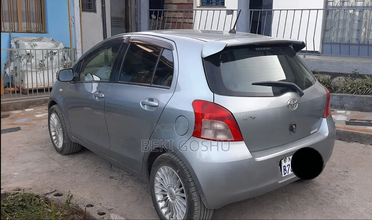 Toyota Yaris 1.0 2006 Gray