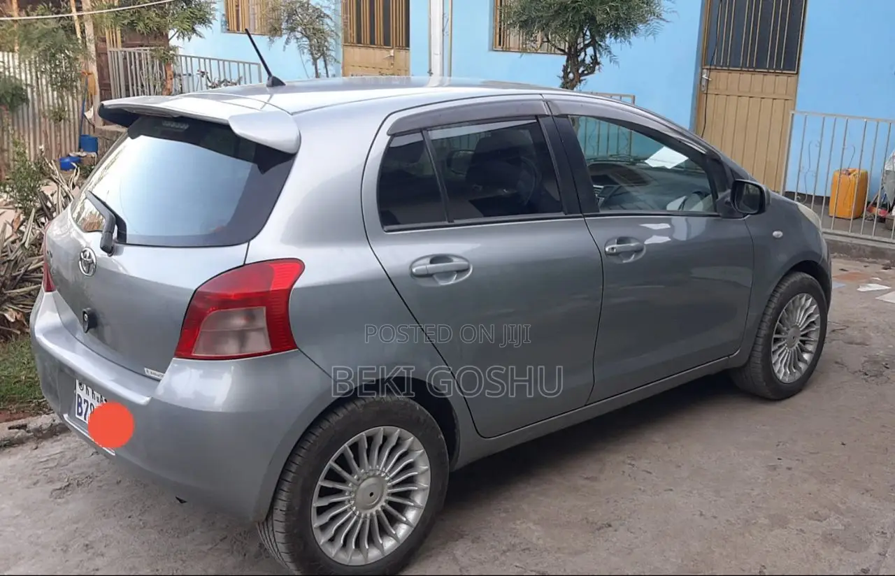 Toyota Yaris 1.0 2006 Gray