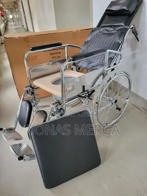 Toilet Wheelchair /Detachable Commode Bin
Easy to Assemble
