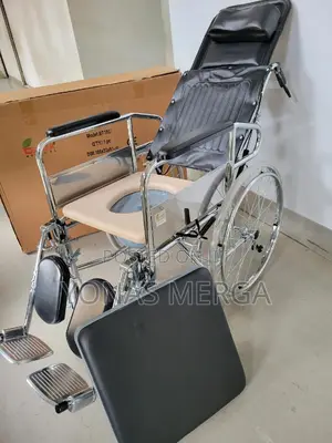 Commode Wheelchar Soft Padded Seating for Comfort/Weight16kg
