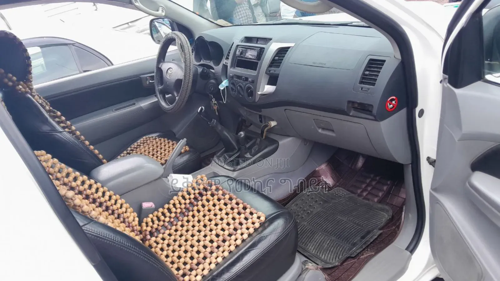 Toyota Hilux 2010 White