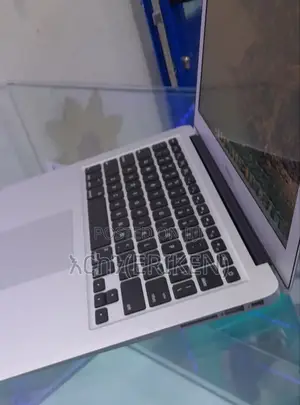 New Laptop Apple MacBook Air 2015 8GB Intel Core I5 SSD 128GB