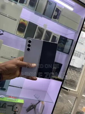 New Samsung Galaxy Fold 5G 512 GB Blue