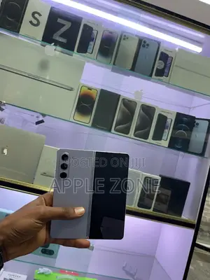 Photo - New Samsung Galaxy Fold 5G 512 GB Blue