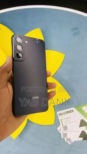 New Samsung Galaxy S22 5G 128 GB Black