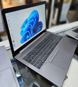 New Laptop HP ZBook Studio 16GB Intel Core I7 SSD 512GB
