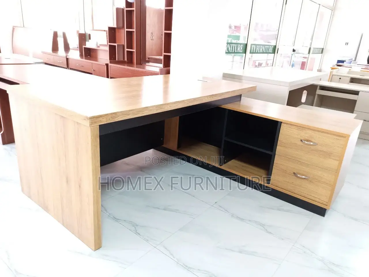 Office Furniture Table የሴክረተሪ እና የእስታፍ ዴስክ