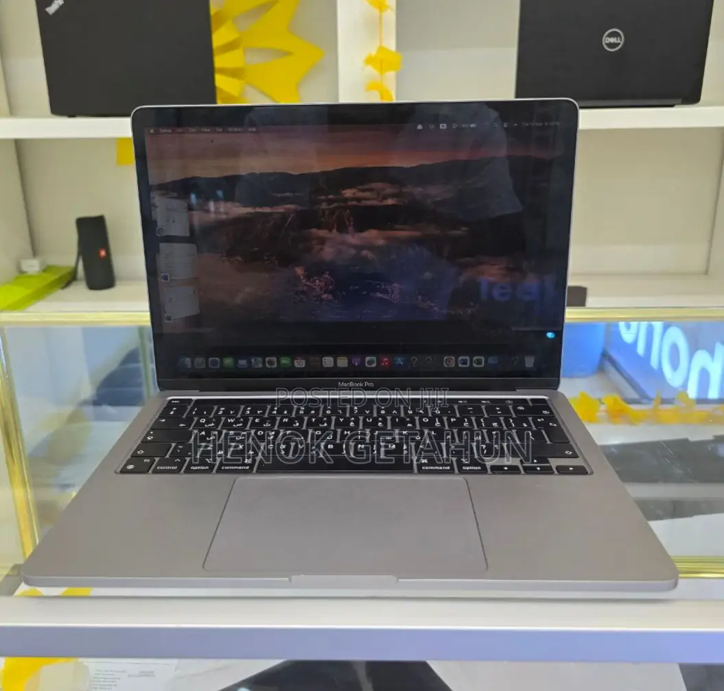 New Laptop Apple MacBook Pro 2020 M1 8GB Apple M1 SSD 256GB