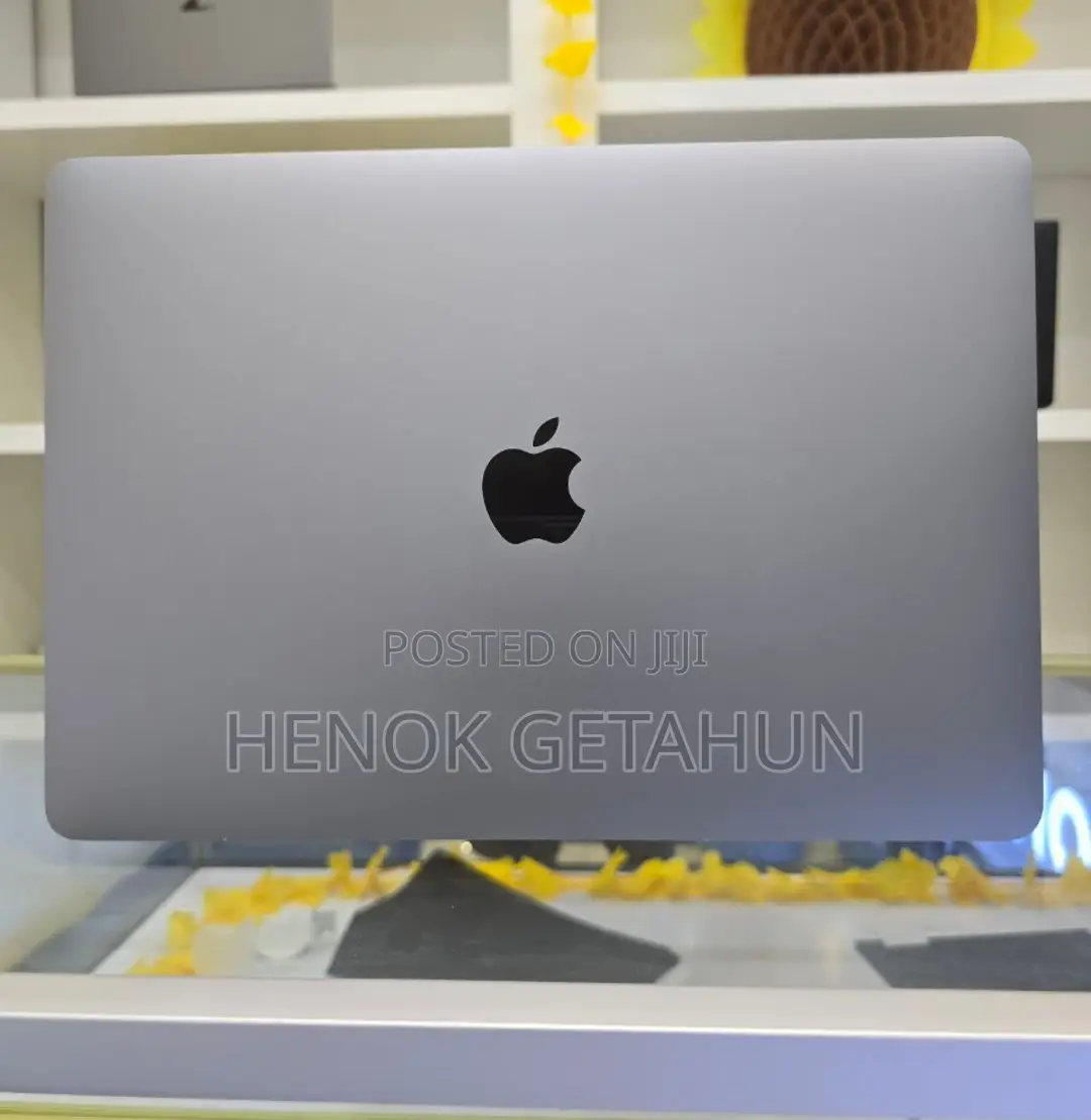 New Laptop Apple MacBook Pro 2020 M1 8GB Apple M1 SSD 256GB