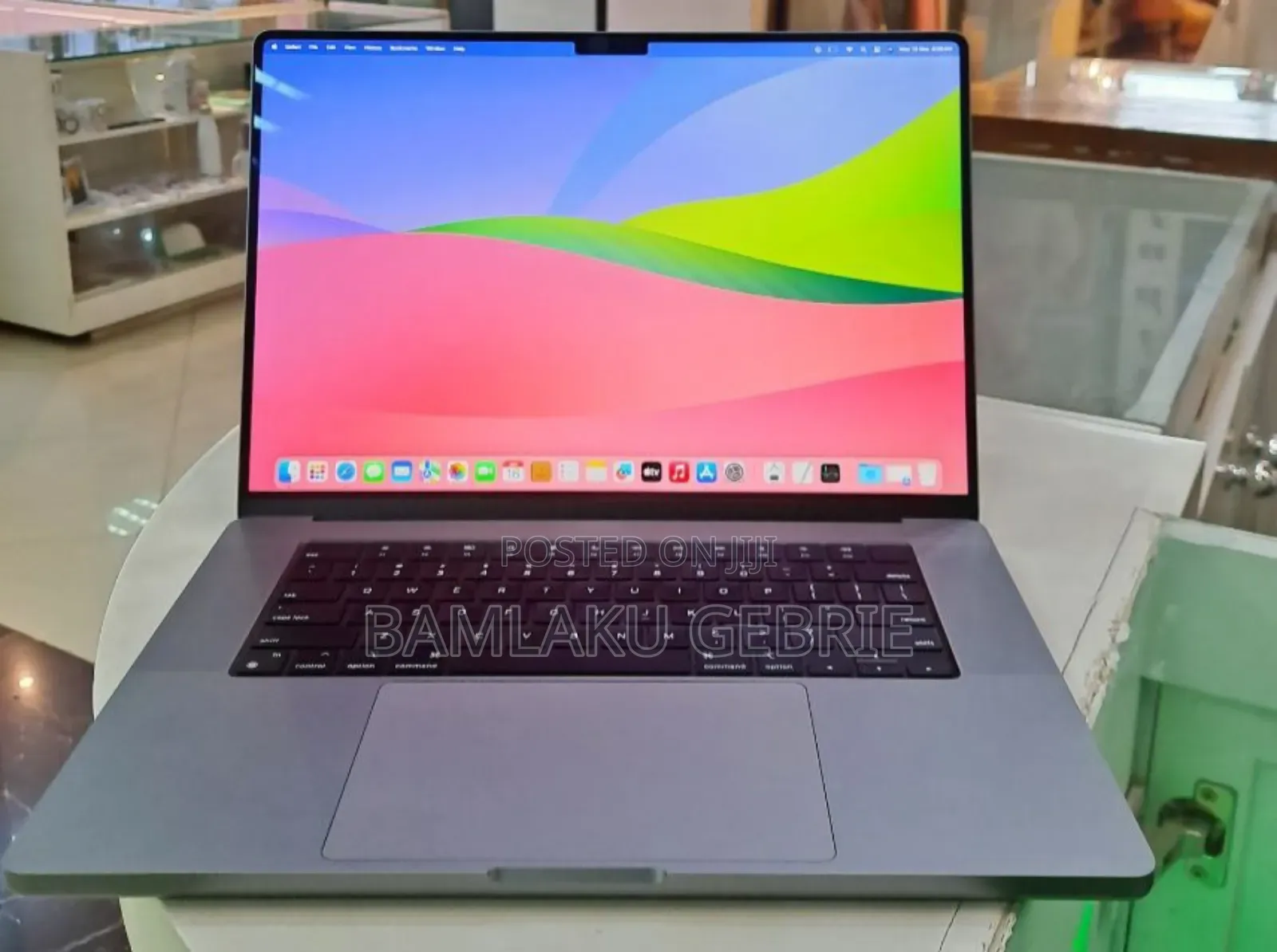 New Laptop Apple MacBook Pro 2023 M2 32GB Apple M2 SSD 512GB