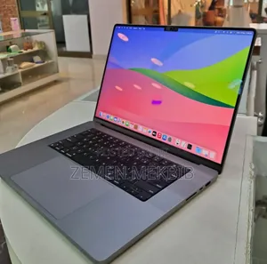 New Laptop Apple MacBook Pro 2023 M2 Pro 14-Inch 32GB SSD 512GB