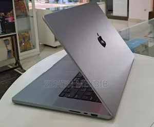 New Laptop Apple MacBook Pro 2023 M2 Pro 14-Inch 32GB SSD 512GB