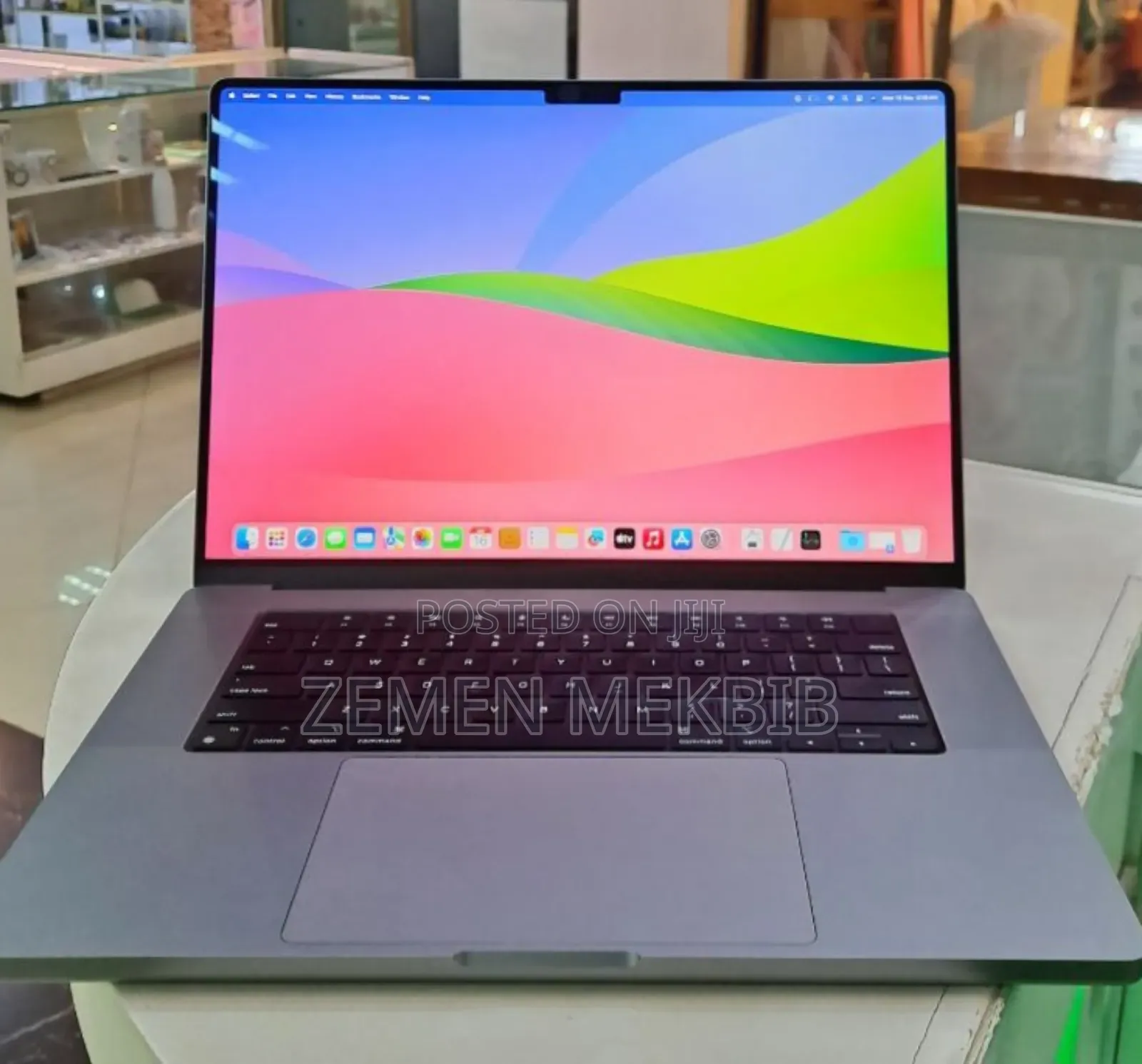 New Laptop Apple MacBook Pro 2023 M2 Pro 14-Inch 32GB SSD 512GB