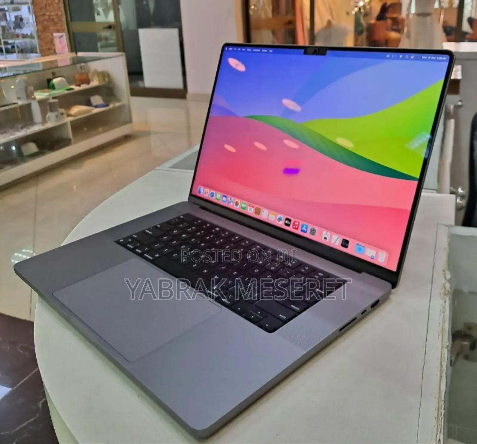 New Laptop Apple MacBook Pro 2023 M2 32GB Apple M2 SSD 512GB