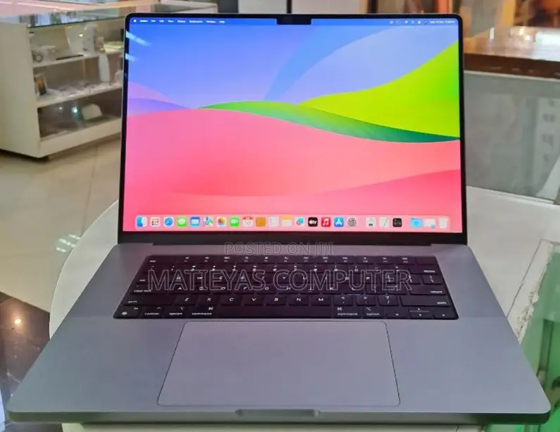 New Laptop Apple MacBook 2013 32GB Apple M2 SSD 512GB