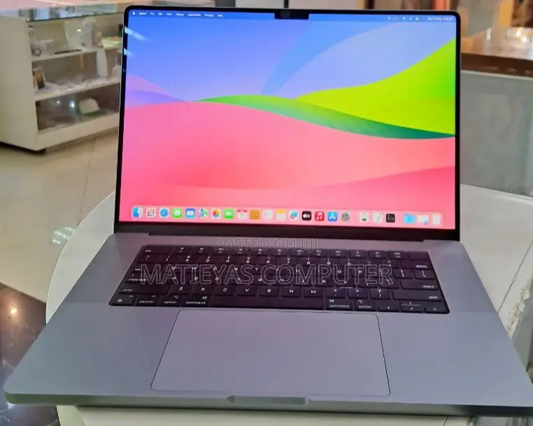 New Laptop Apple MacBook 2013 32GB Apple M2 SSD 512GB