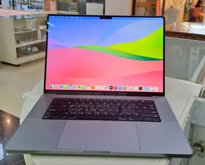 New Laptop Apple MacBook Pro 2022 M2 32GB Apple M2 SSD 512GB