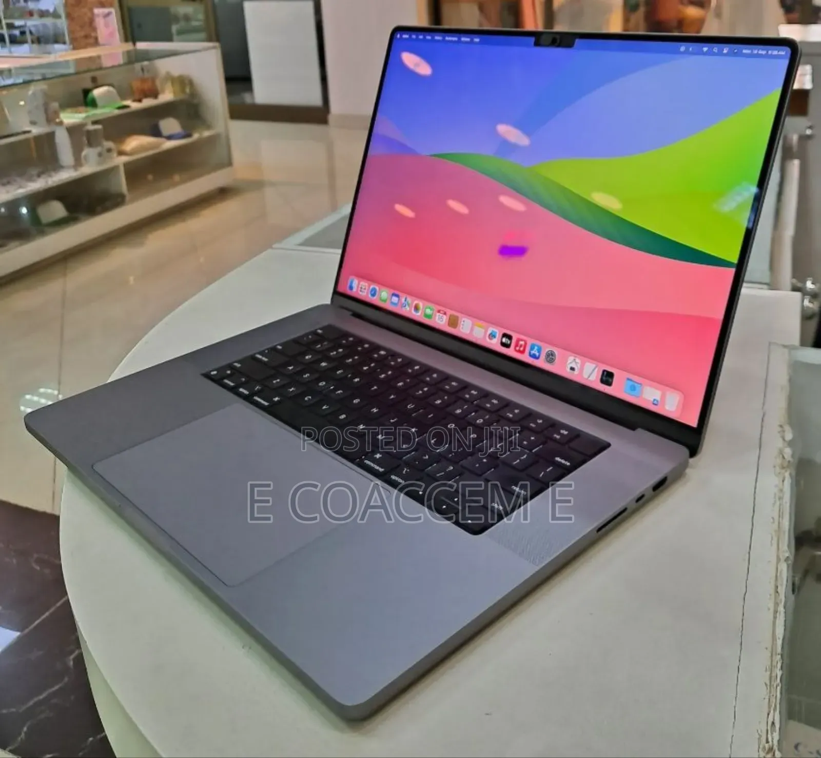 New Laptop Apple MacBook Pro 32GB Intel Core I9 SSD 512GB