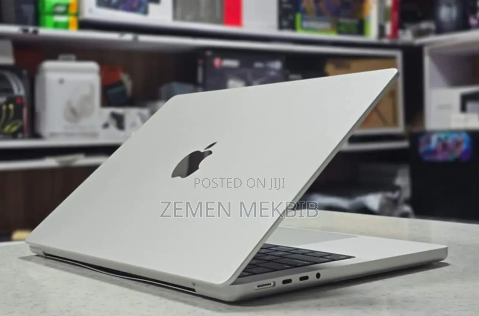 New Laptop Apple MacBook Pro 2022 M2 16GB Intel Core I7 SSD 1T