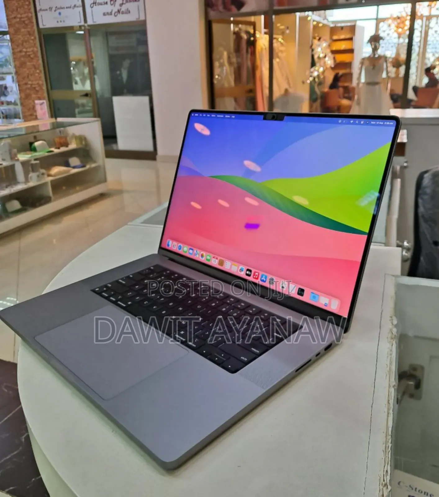 New Laptop Apple MacBook Pro 2022 M2 32GB Apple M2 SSD 512GB