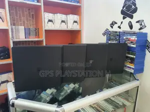 Photo - Playstation 4 Slim 1 Tb£ Dubai Used