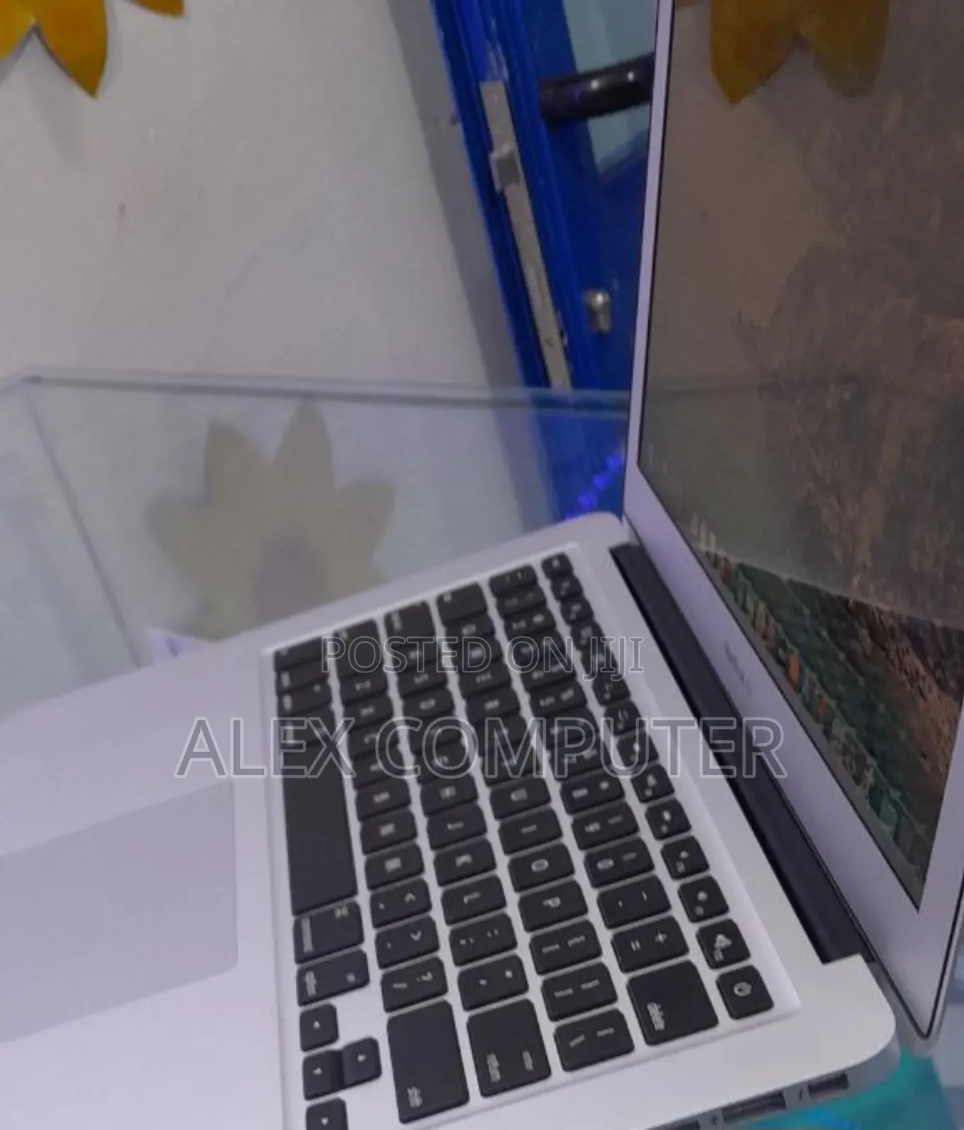 New Laptop Apple MacBook Air 2015 8GB Intel Core I5 SSD 128GB