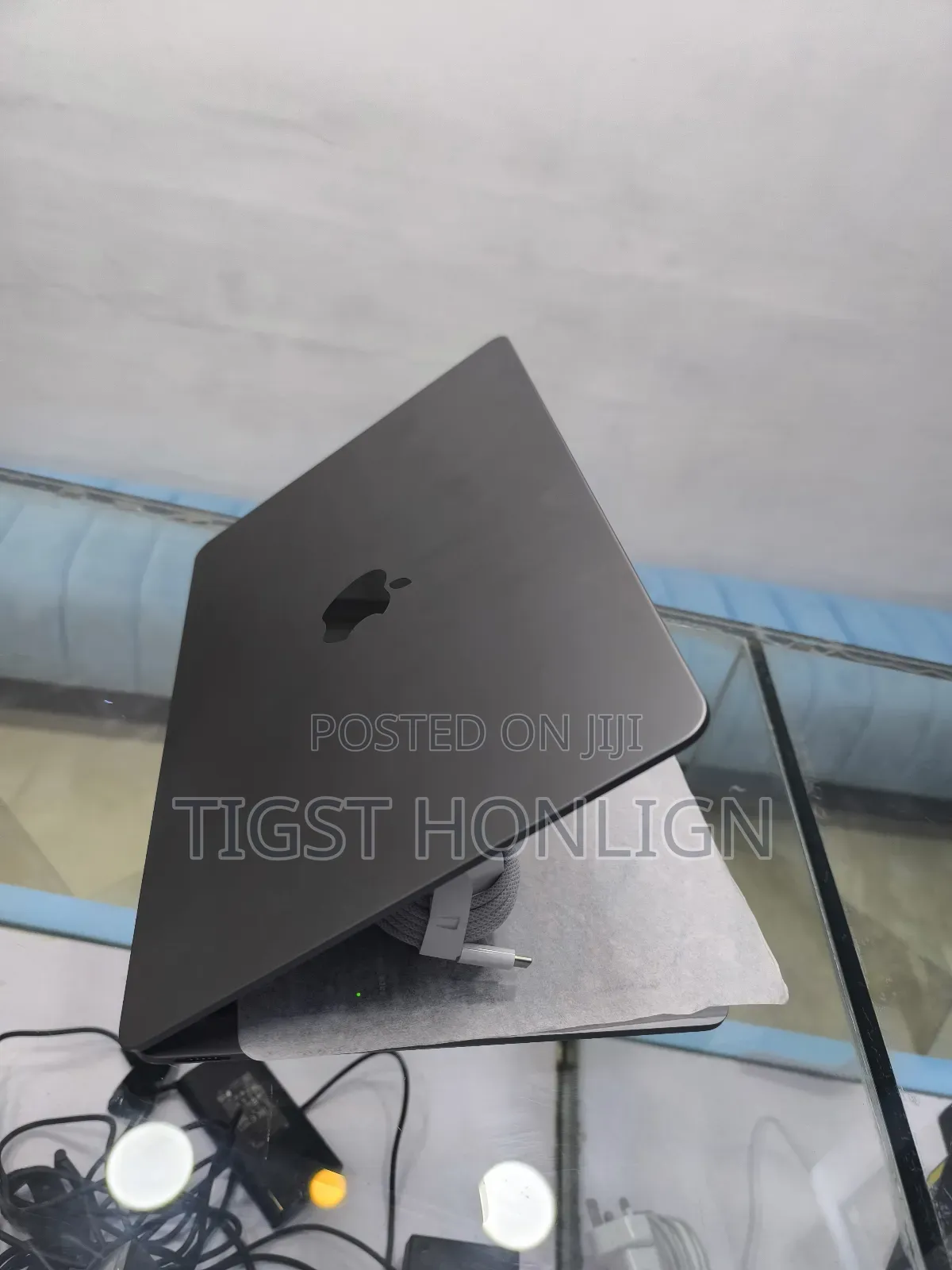 New Laptop Apple MacBook 16GB Apple M3 SSD 512GB