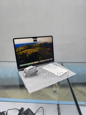 New Laptop Apple MacBook 16GB Apple M3 SSD 512GB