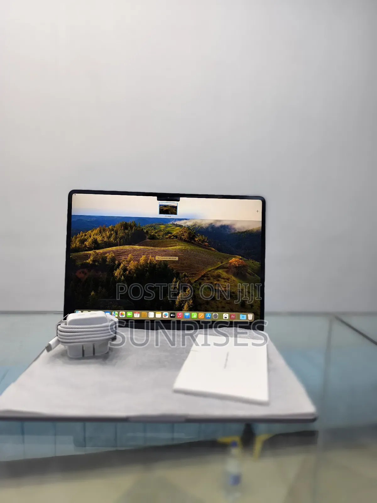 New Laptop Apple MacBook Air 2024 M3 13-Inch 16GB Apple M3 SSD 512GB