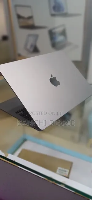 New Laptop Apple MacBook Air 2024 M3 13-Inch 16GB Apple M3 SSD 512GB