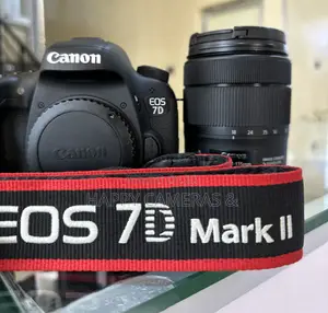 Photo - 7D Mark II 18-135mm USM Lens
