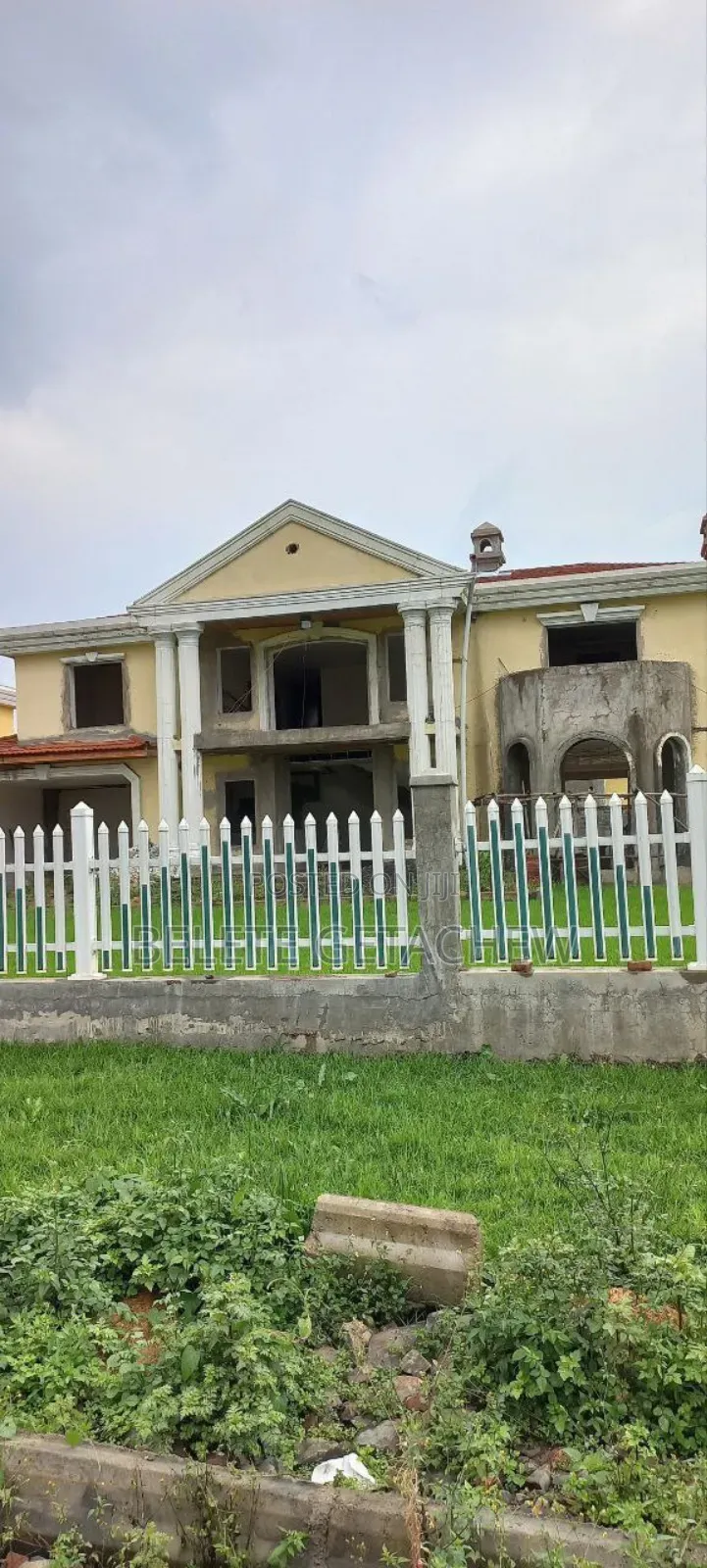 6bdrm House in Ccd, Legetafo, Oromia-Finfinne for sale