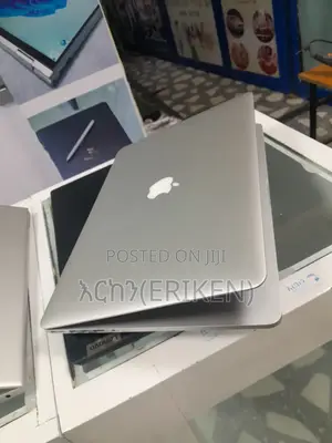 New Laptop Apple MacBook Pro 2015 16GB Intel Core I7 SSD 256GB