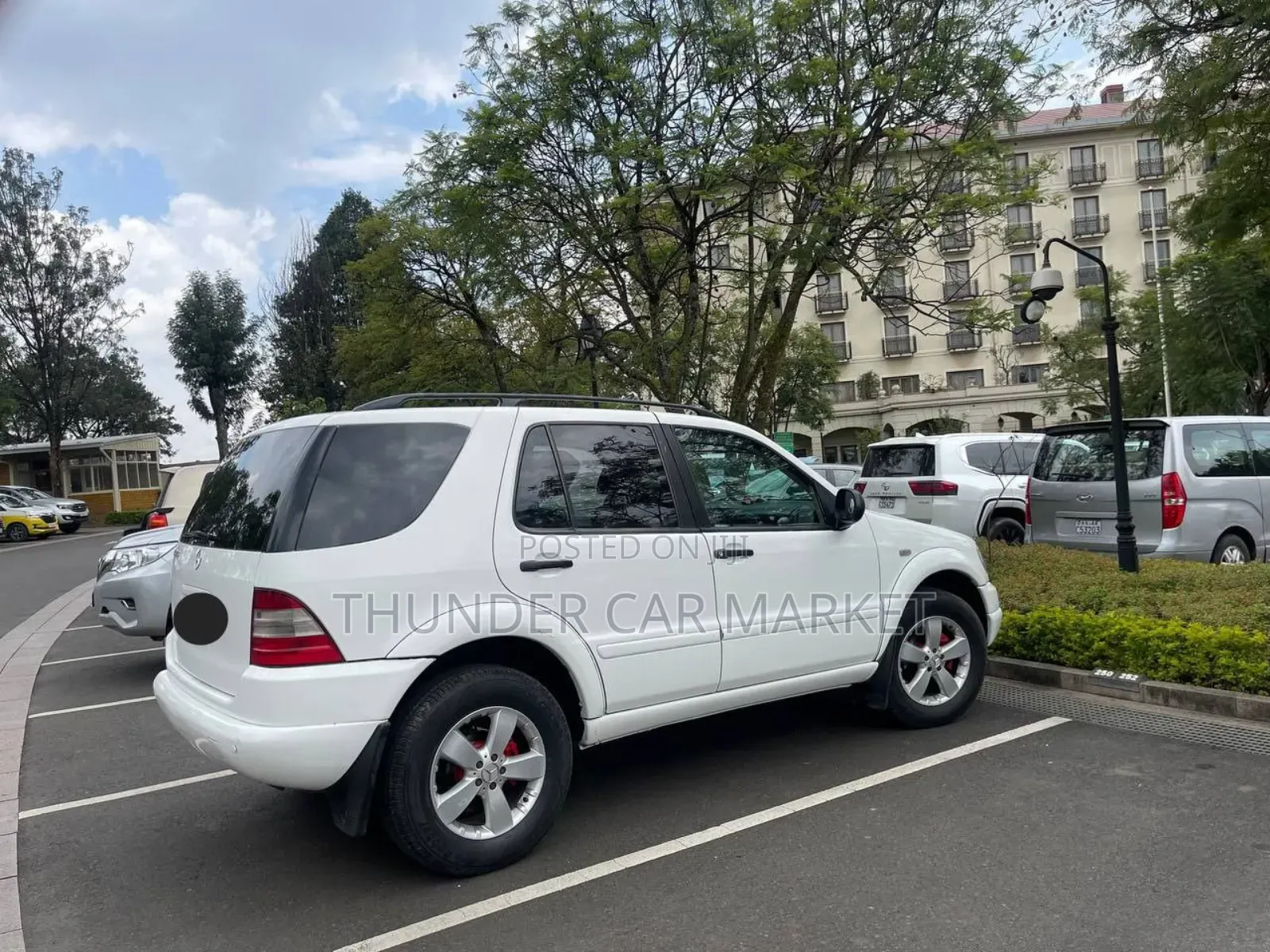 Mercedes-Benz M Class 2001 White