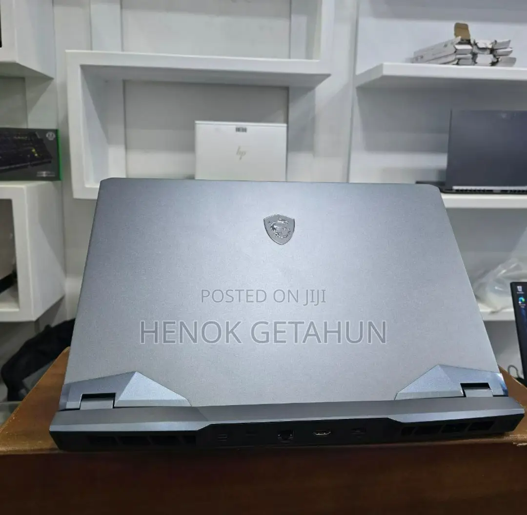 New Laptop MSI Raider GE76 12UGS 32GB Intel Core I9 SSD 2T