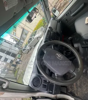 Toyota Land Cruiser 2016 White