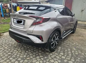 Toyota C-HR 2017 Silver