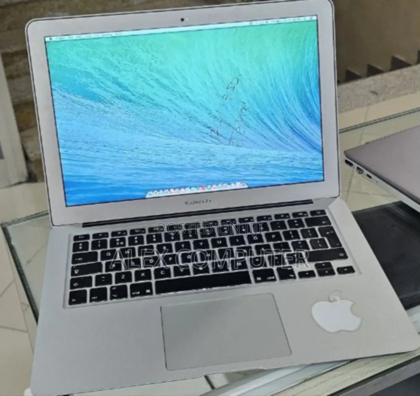 New Laptop Apple MacBook Air 2014 4GB Intel Core I5 SSD 128GB