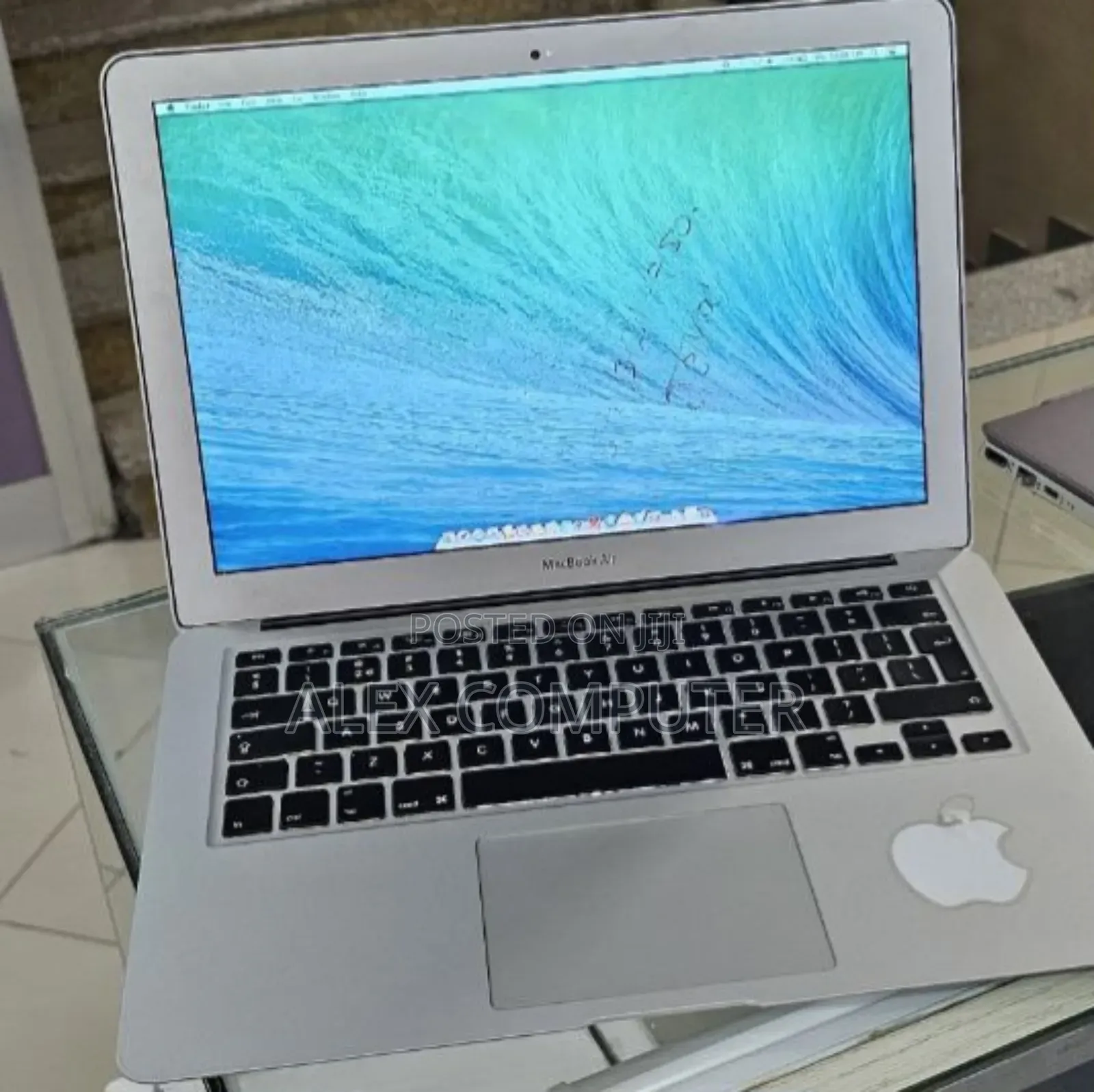 New Laptop Apple MacBook Air 2014 4GB Intel Core I5 SSD 128GB