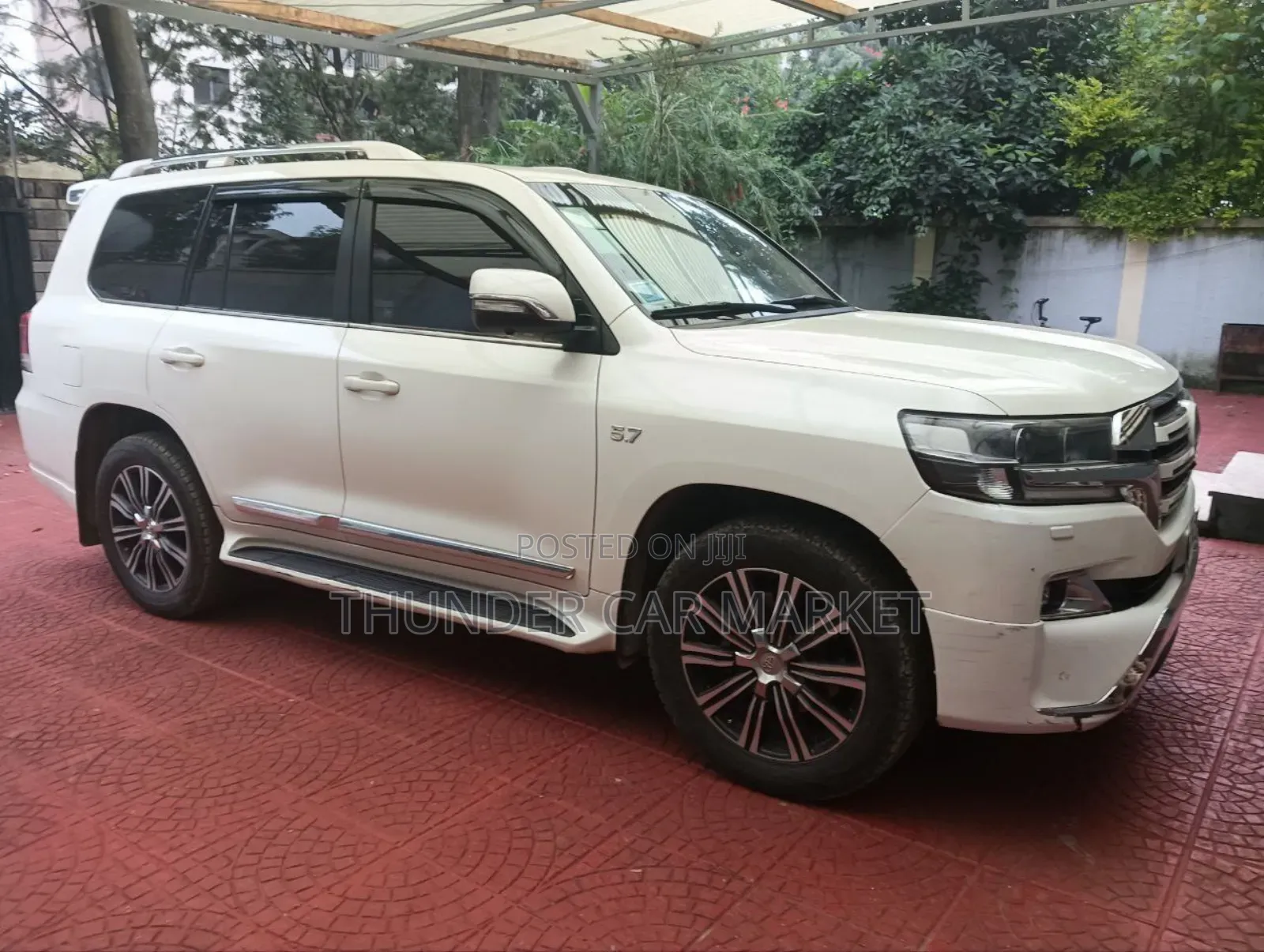 Toyota Land Cruiser 2017 White
