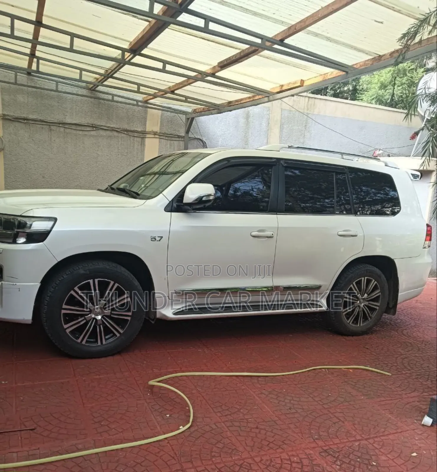 Toyota Land Cruiser 2017 White