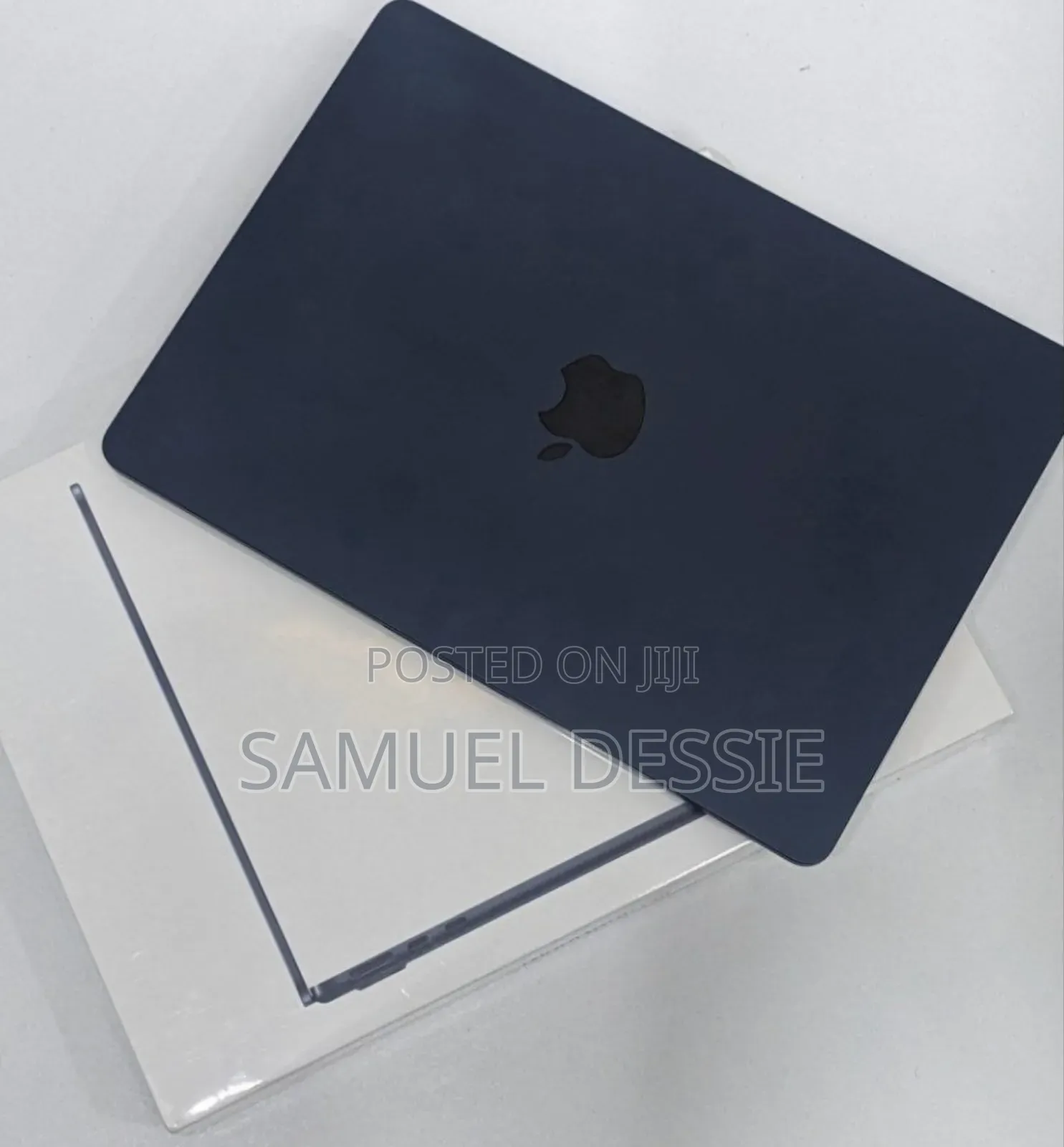 New Laptop Apple MacBook Air 2022 M2 8GB Apple M2 SSD 256GB